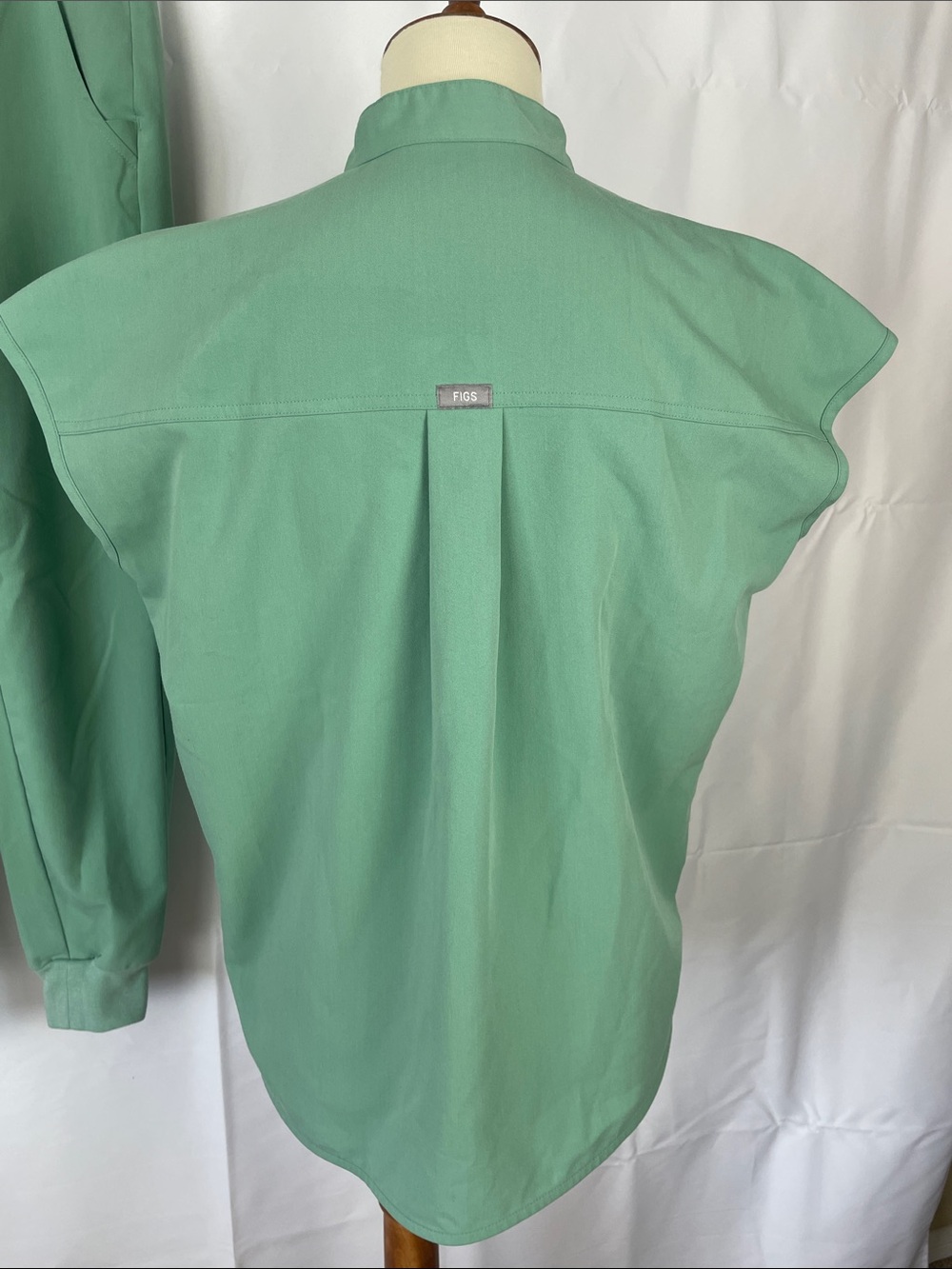 Figs Sage Green Scrub Set/Jogger Pants with Bright Orange Drawstring - Size XXS - Picture 4 of 14